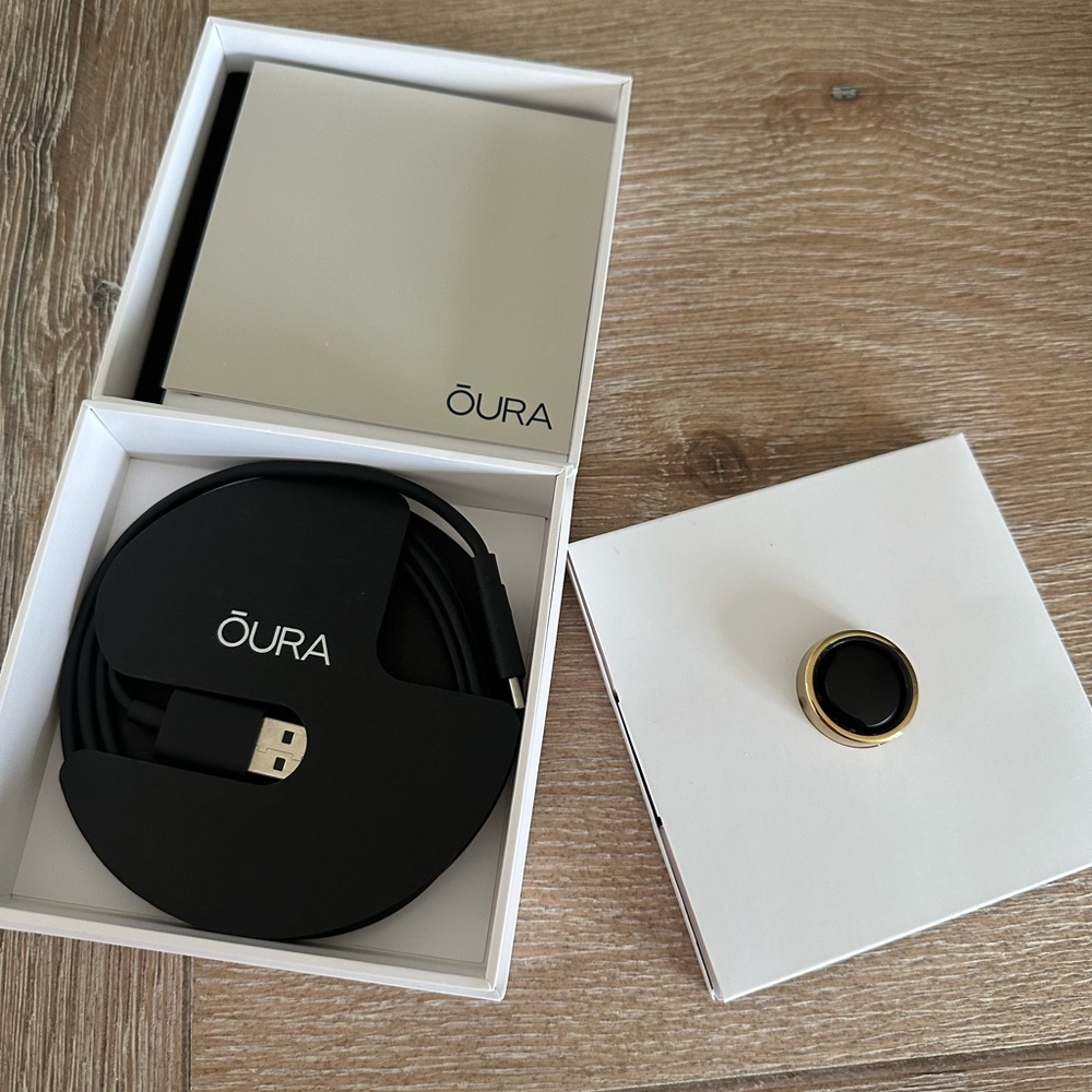 Oura ring horizon- gold size 9